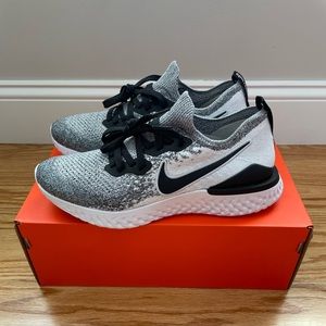 Woman’s 9.5 Nike Epic React Flynit 2